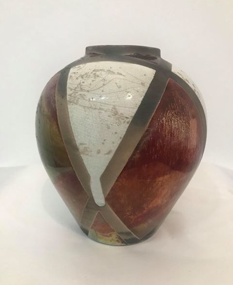Edward O’Brien  ‘Geometric pot’ med  Raku porcelain
