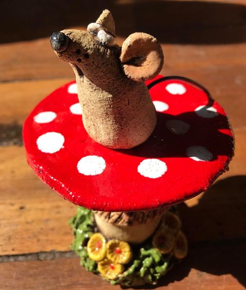 Linda Bates   Mushroom Mouse